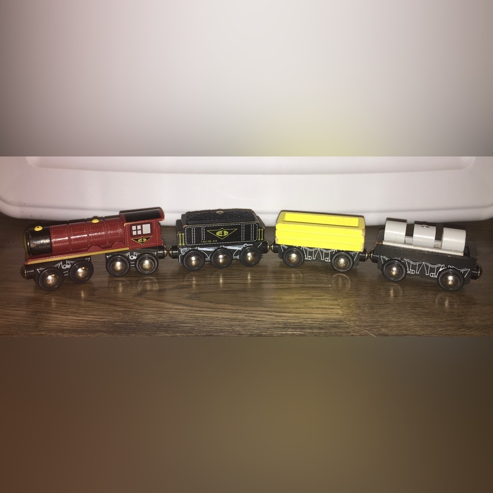 Toys R Us Imaginarium 5 Piece Wooden Train Lot